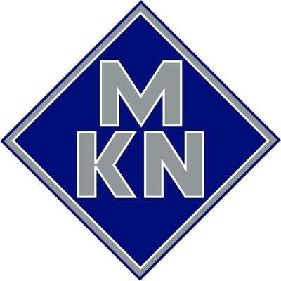 Ein Firmenlogo in Form eines blauen Rauten mit einem grauen Rand. In der Mitte stehen die Buchstaben "MKN" in großen, grauen Buchstaben.