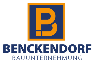 Logo der Benckendorf Bauunternehmung. Es zeigt ein orangefarbenes "B" in einem blauen Quadrat mit orangem Rahmen. Darunter steht in blauen Buchstaben "Benckendorf", gefolgt von "Bauunternehmung" in kleinerer Größe.
